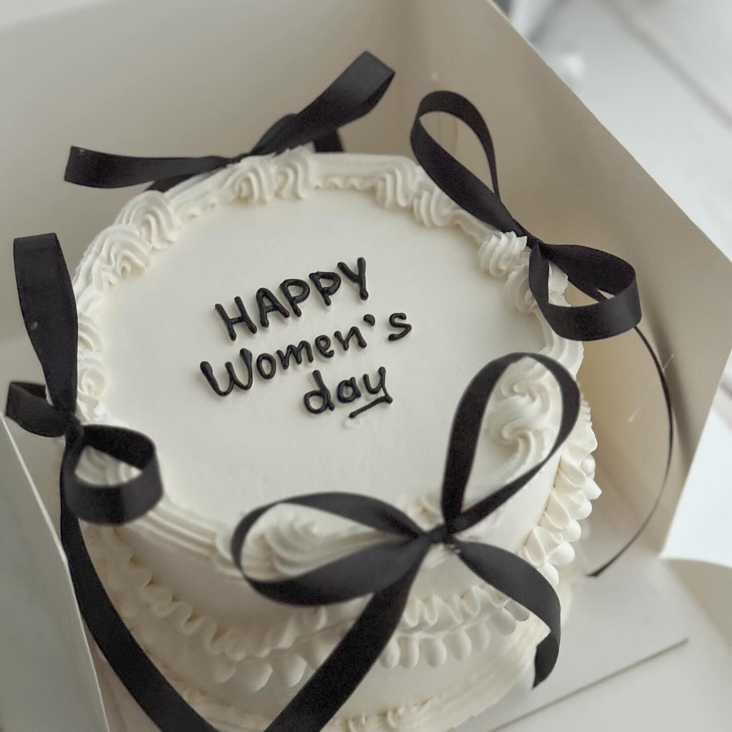Bento tort bantik Woman’s day